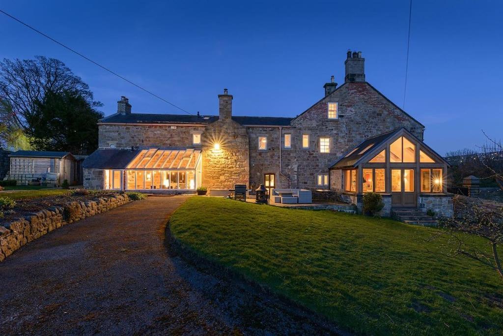 10 Bed Stunning House In Village, With Hot Tub Ovingham Экстерьер фото