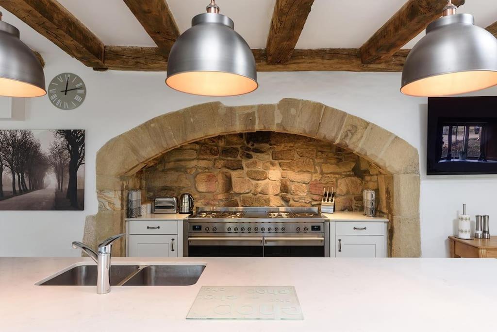 10 Bed Stunning House In Village, With Hot Tub Ovingham Экстерьер фото